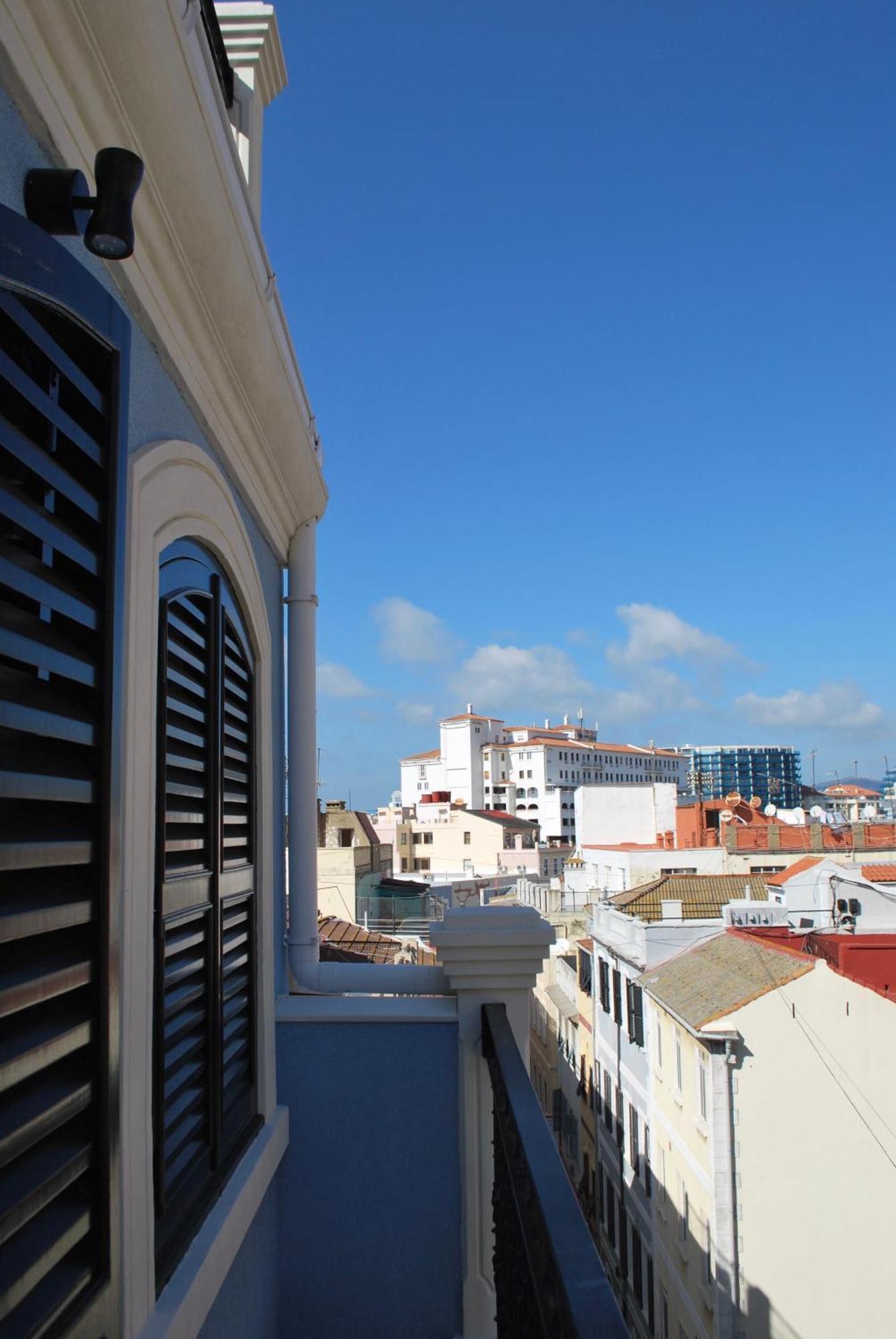 Fabulous City Centre Apartment - Grand Central House Gibraltar Bagian luar foto