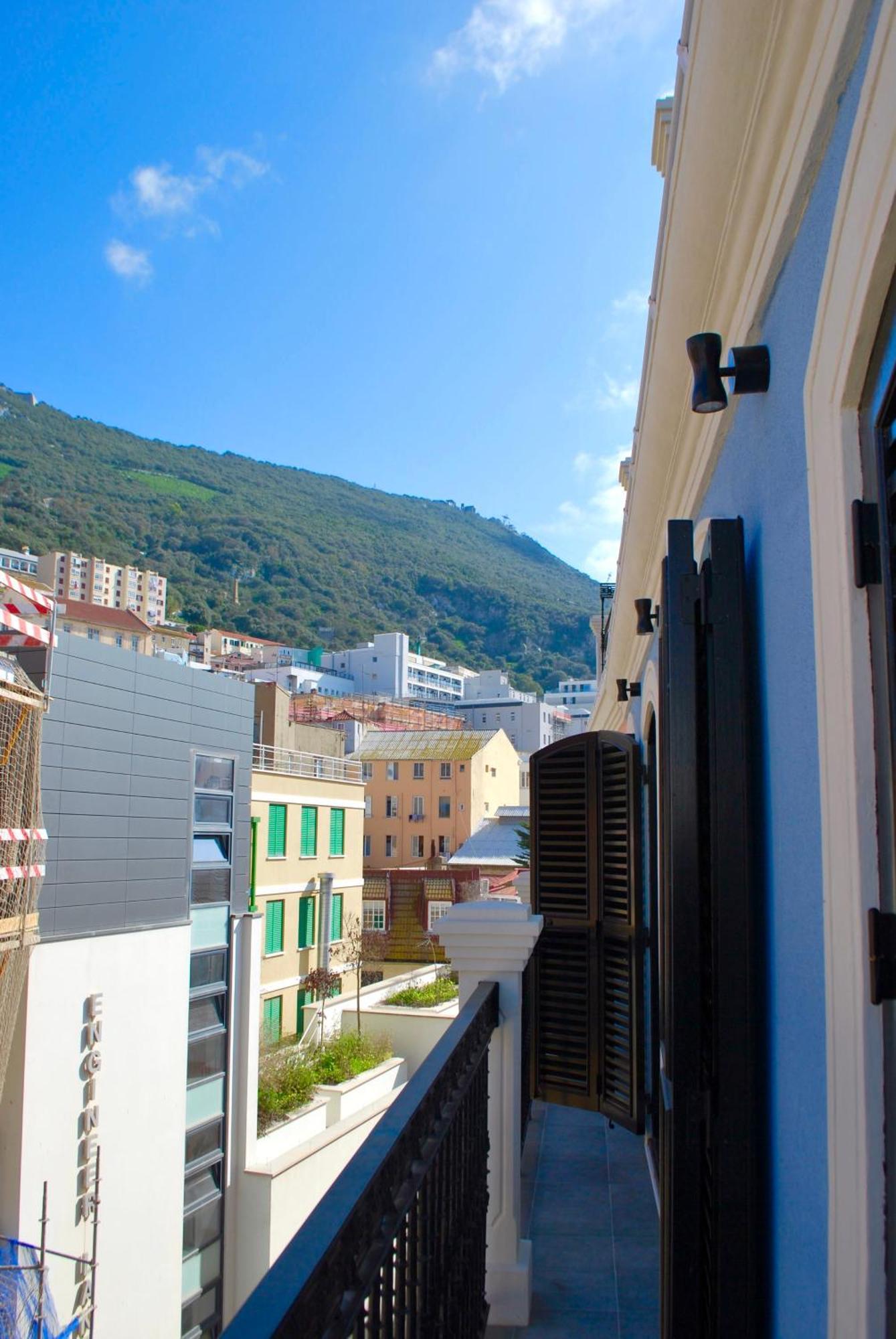 Fabulous City Centre Apartment - Grand Central House Gibraltar Bagian luar foto