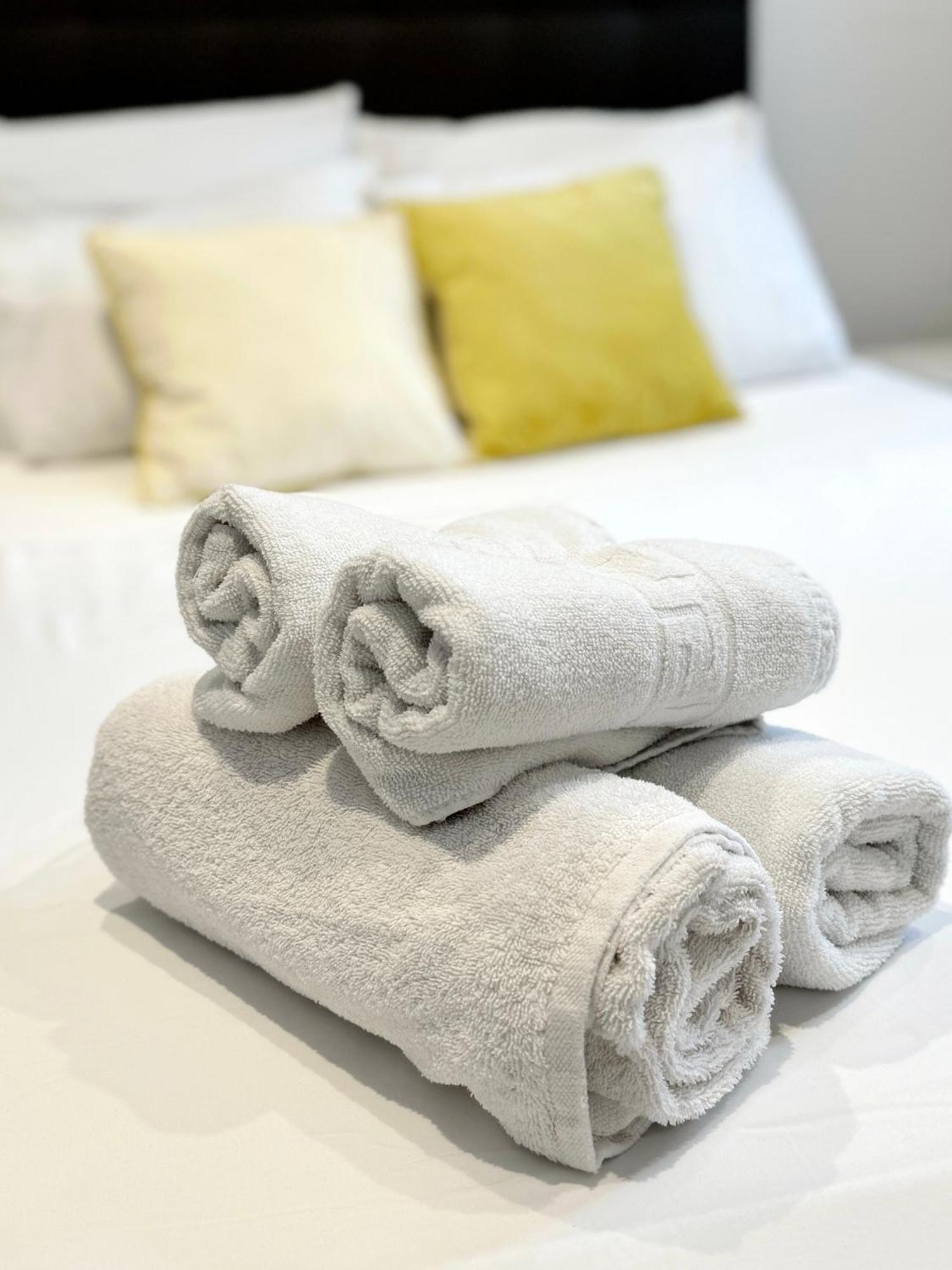 Fabulous City Centre Apartment - Grand Central House Gibraltar Bagian luar foto