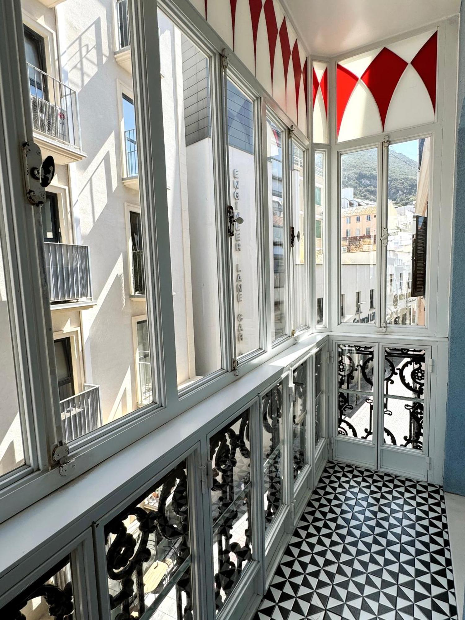 Fabulous City Centre Apartment - Grand Central House Gibraltar Bagian luar foto