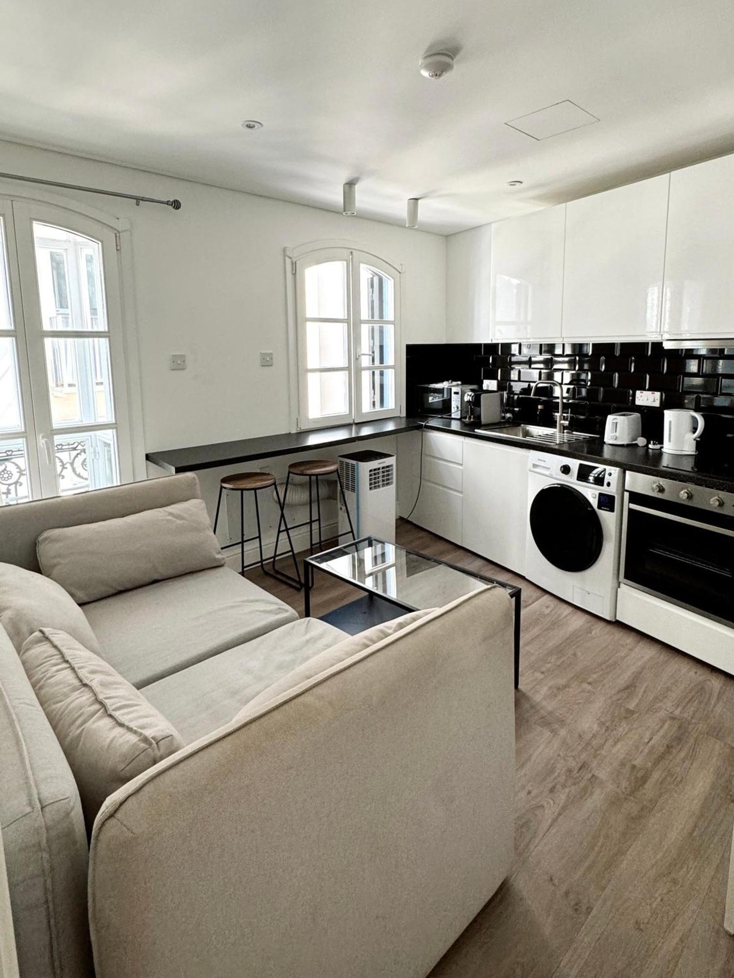 Fabulous City Centre Apartment - Grand Central House Gibraltar Bagian luar foto