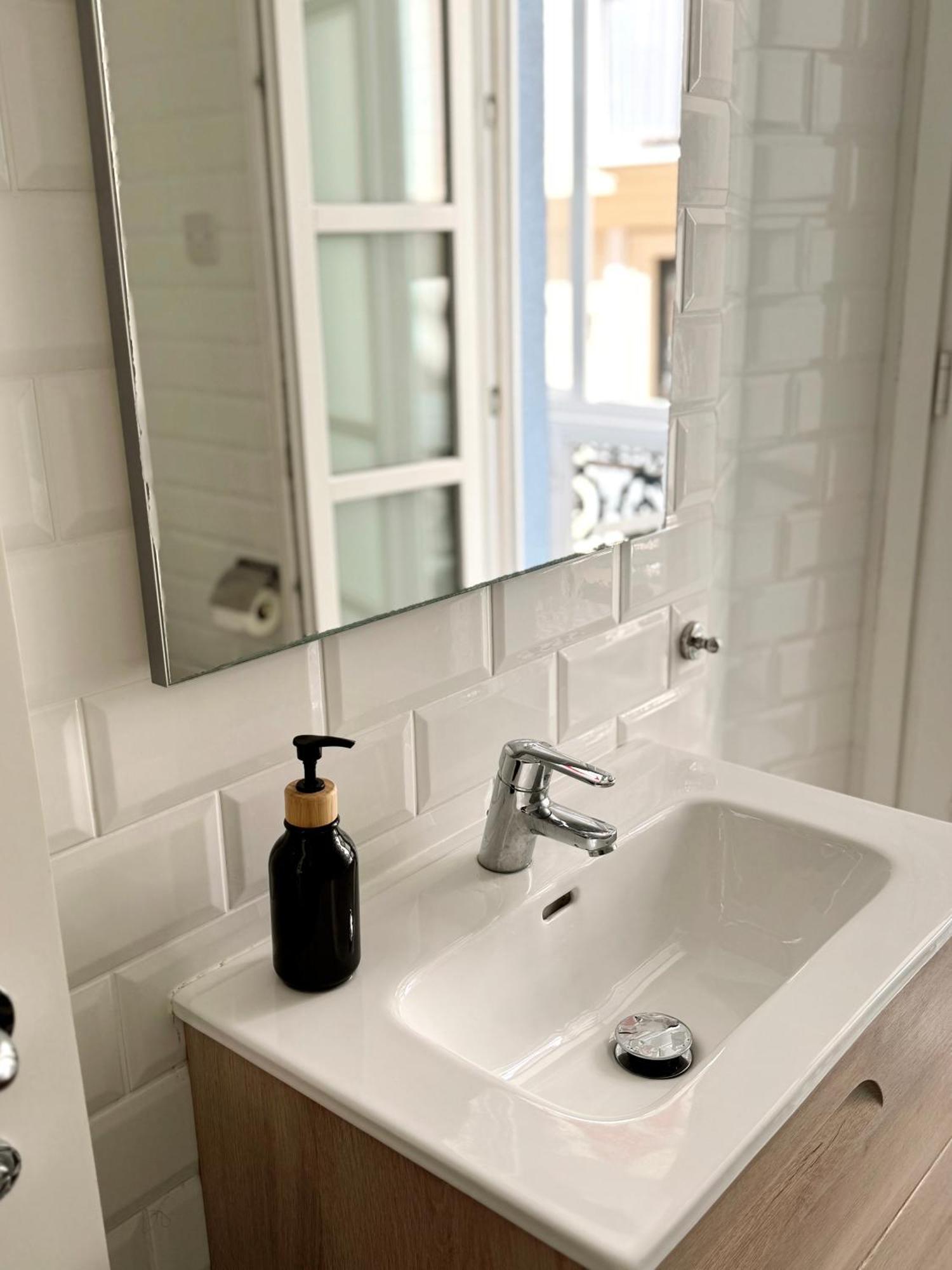 Fabulous City Centre Apartment - Grand Central House Gibraltar Bagian luar foto