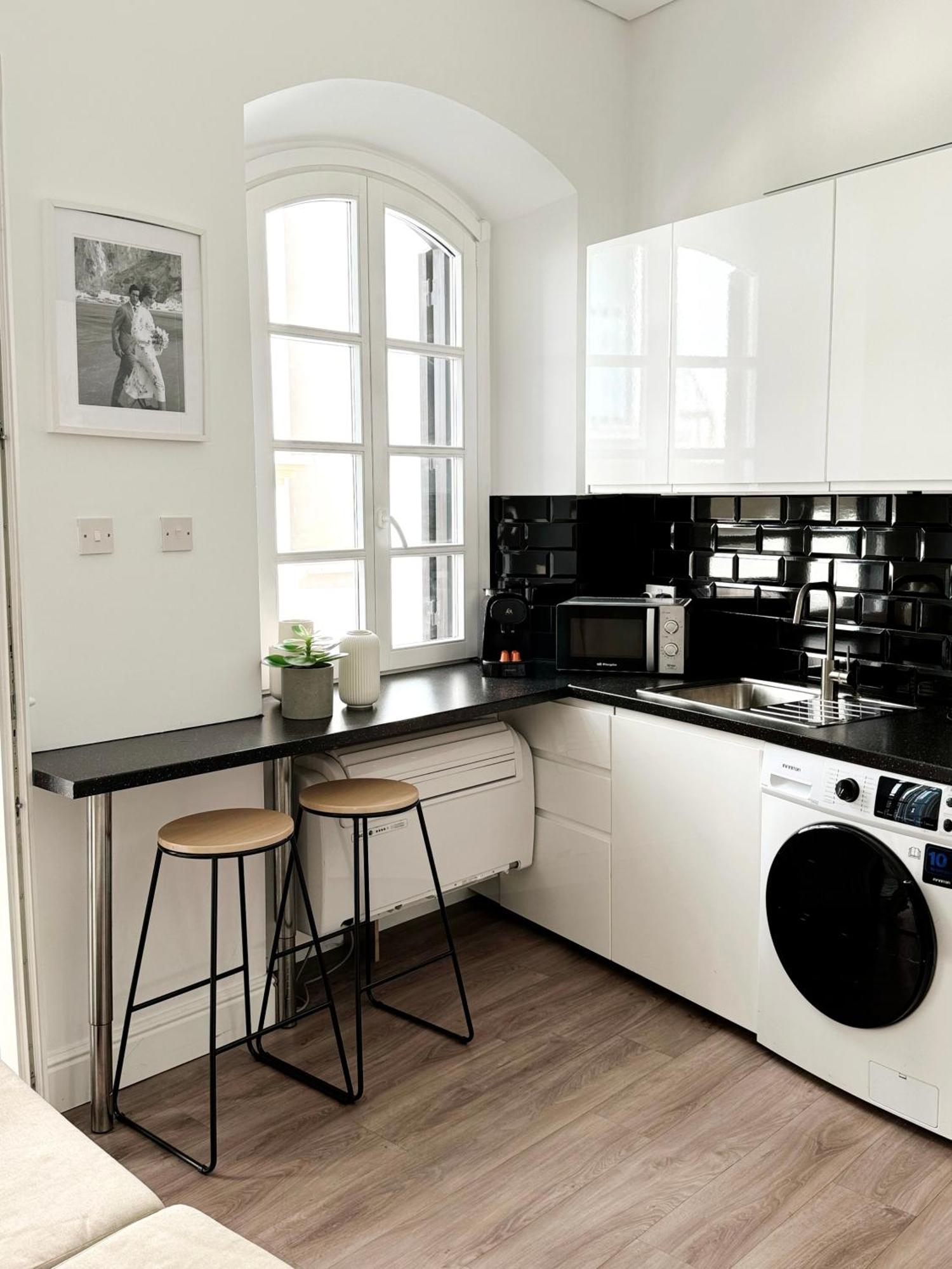 Fabulous City Centre Apartment - Grand Central House Gibraltar Bagian luar foto
