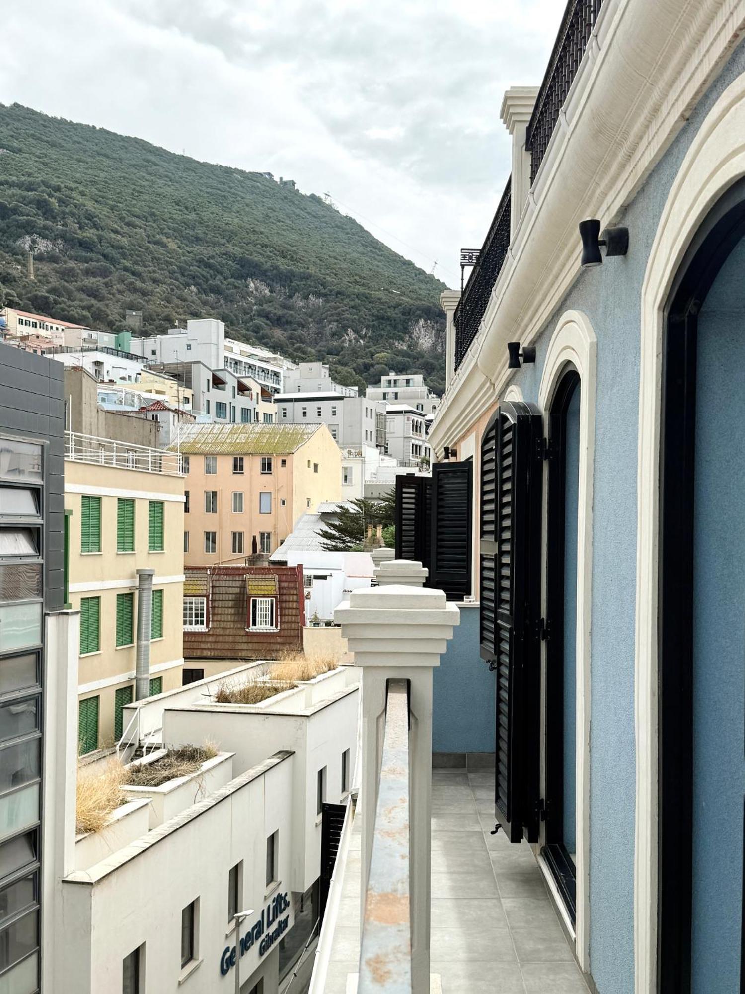 Fabulous City Centre Apartment - Grand Central House Gibraltar Bagian luar foto