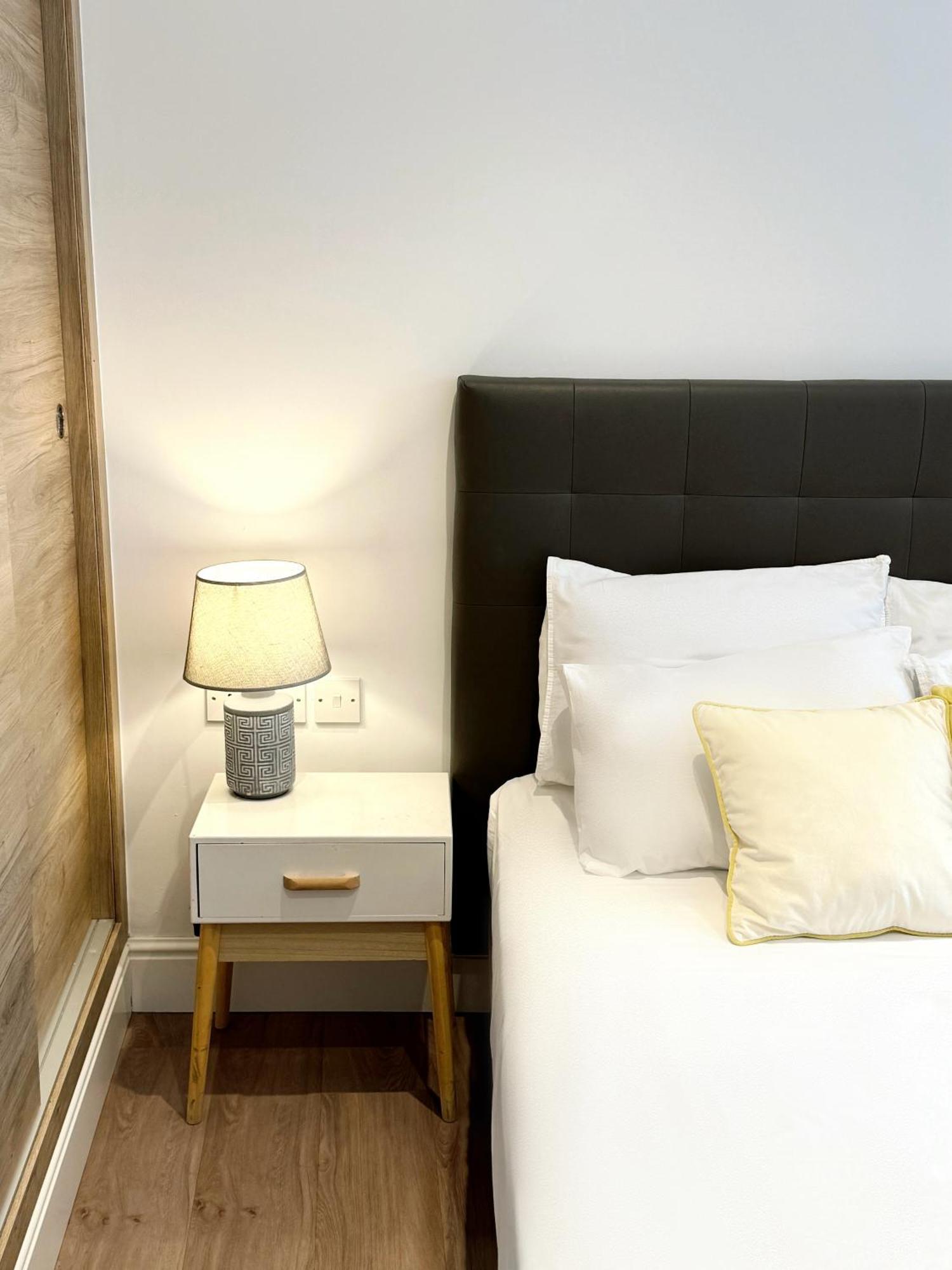 Fabulous City Centre Apartment - Grand Central House Gibraltar Bagian luar foto