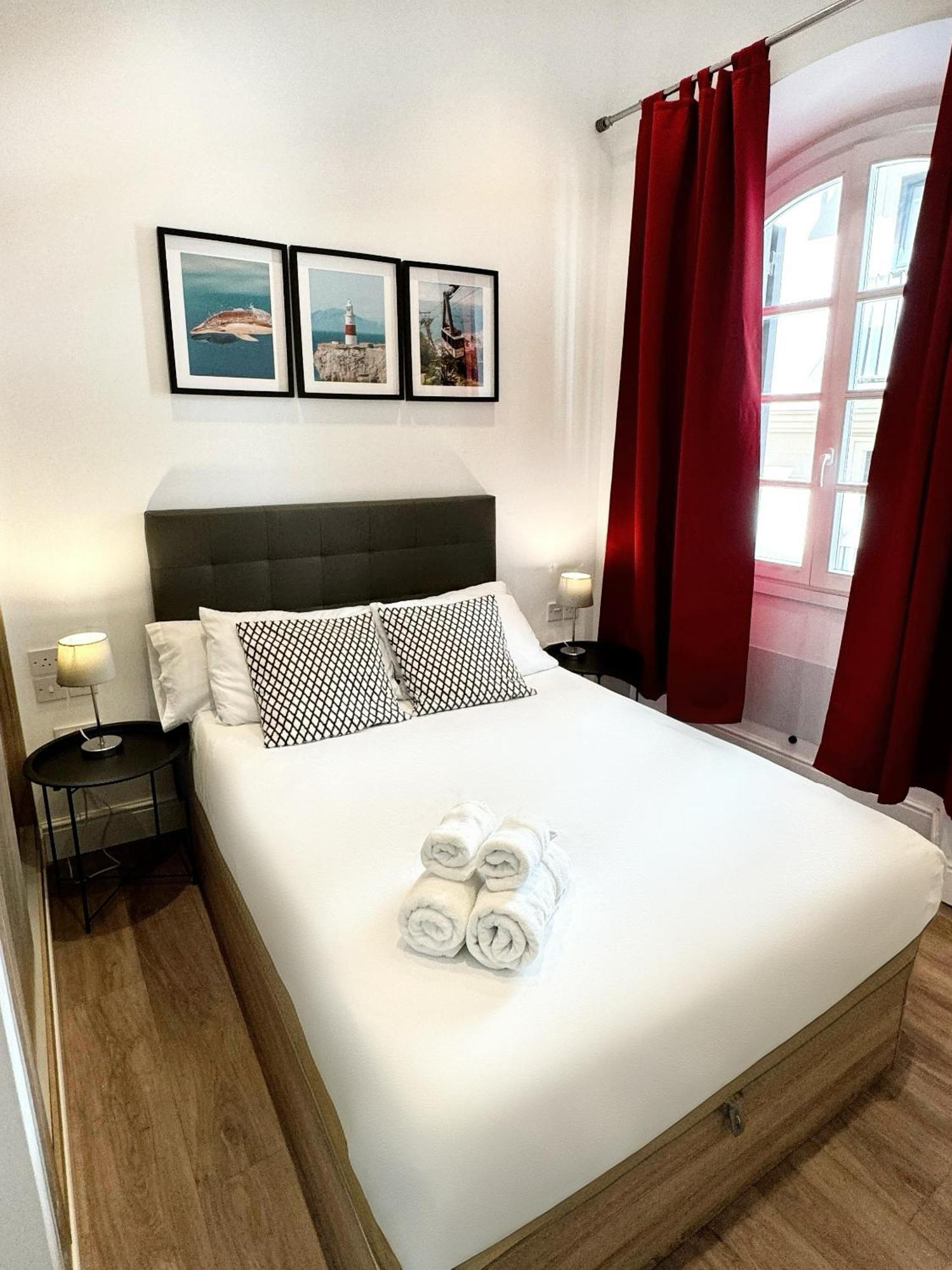 Fabulous City Centre Apartment - Grand Central House Gibraltar Bagian luar foto